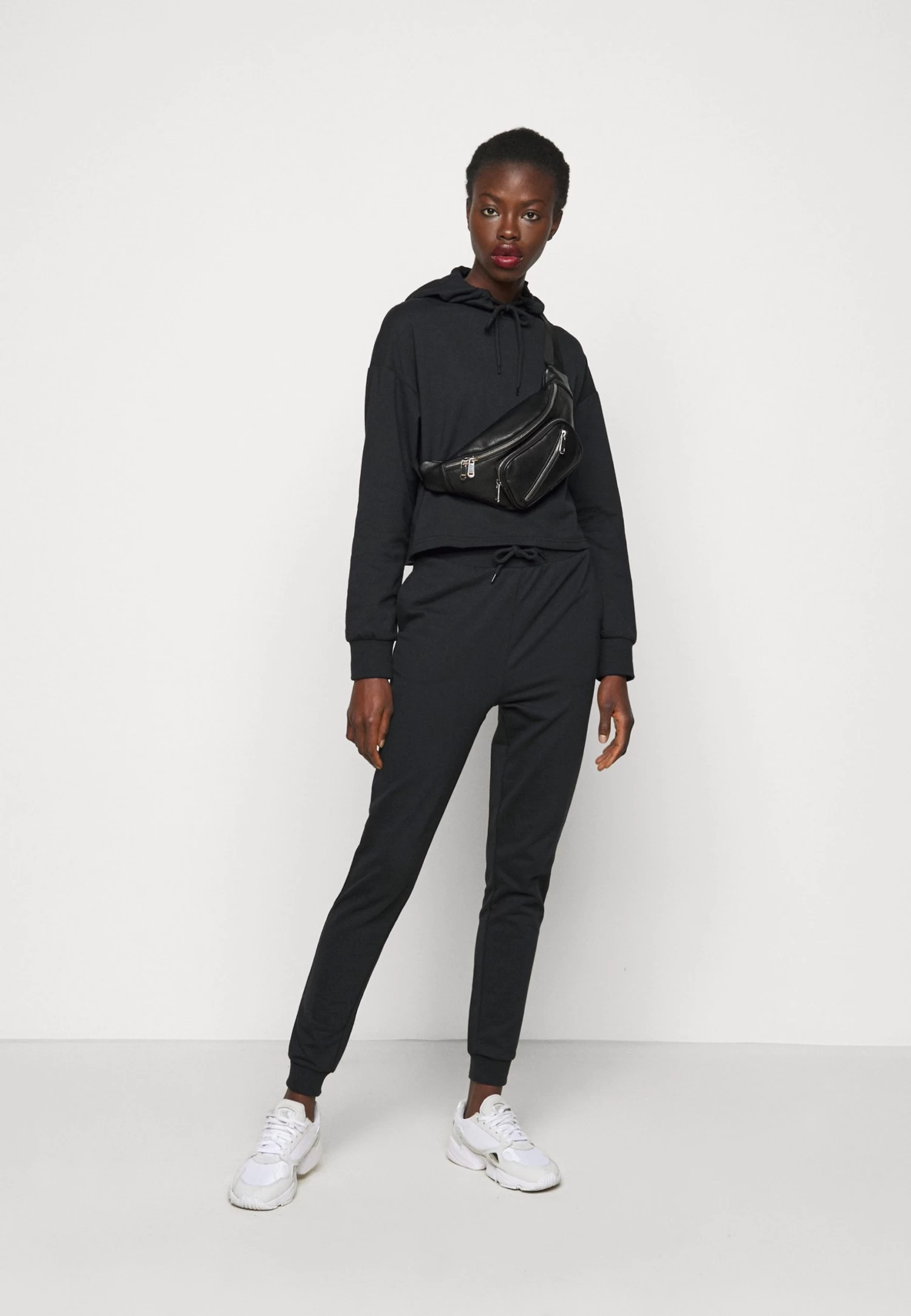 Set - Chándal - Black 2 Set - Chándal - Black - Imagen 2