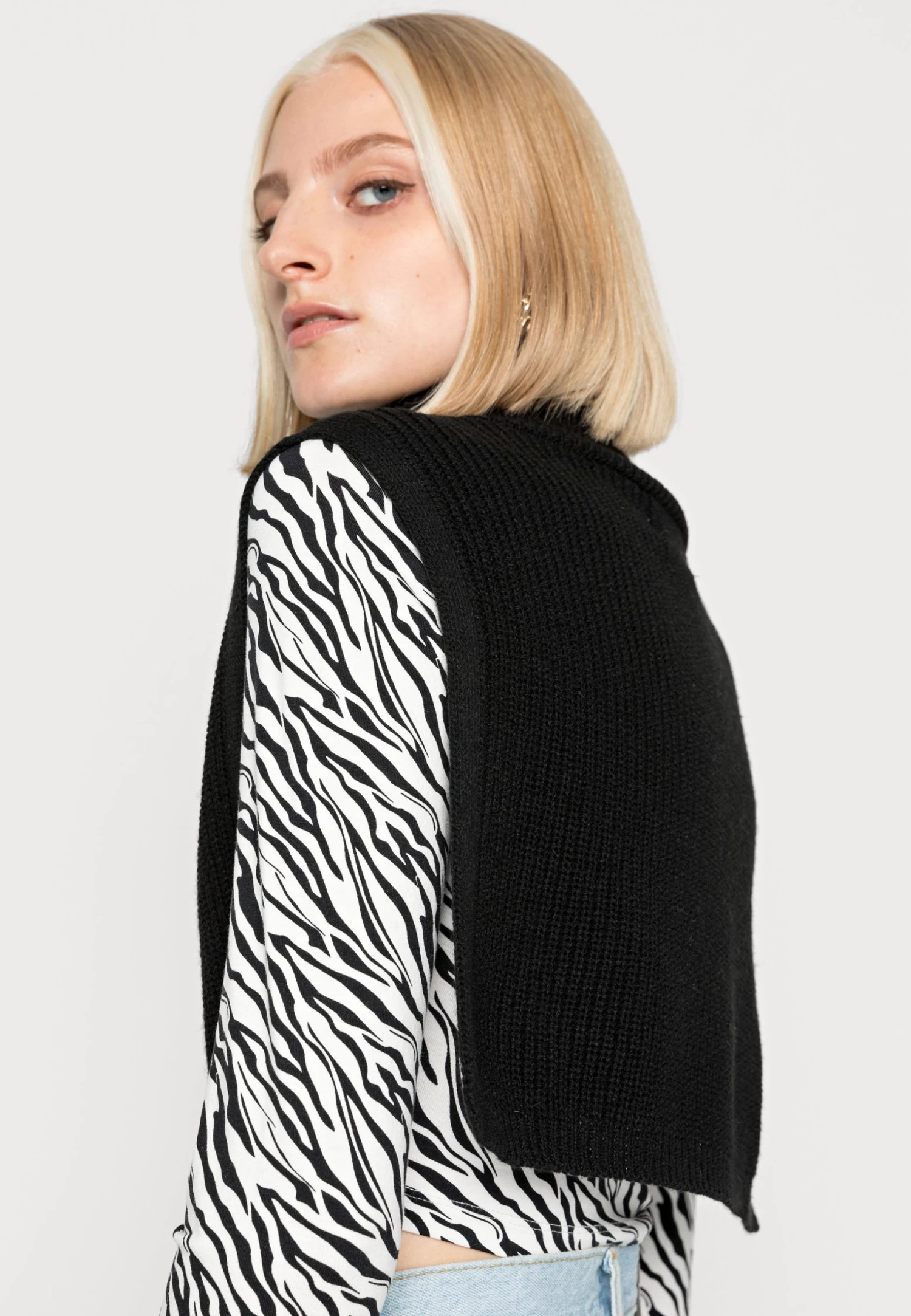 Even&Odd Poncho - Black 5 Even&Odd Poncho - Black - Imagen 5