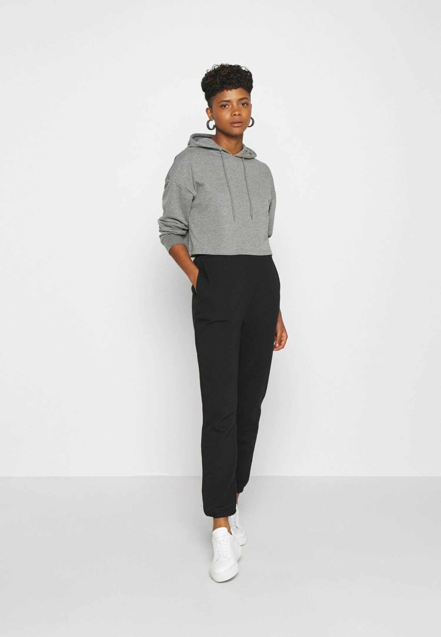 Even&Odd Basic - Cropped Oversized Hoodie - Jersey Con Capucha - Mottled Grey 2 Even&Odd Basic - Cropped Oversized Hoodie - Jersey Con Capucha - Mottled Grey - Imagen 2