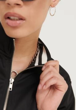 Even&Odd Chaquetas Bomber - Black 9 Even&Odd Chaquetas Bomber - Black -Estilo Urbano Ventas 744089ea1dcc4ee0a9c4ad087e2035ad