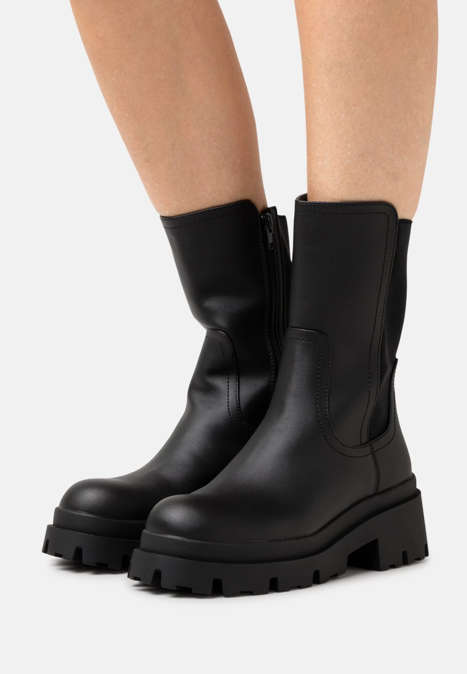Botas Con Plataforma - Black 1 Botas Con Plataforma - Black