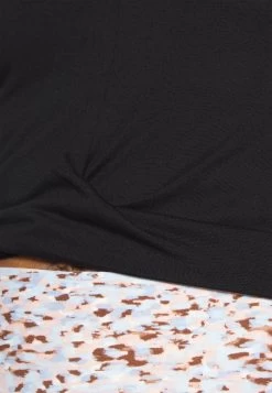 Camiseta Básica - Black -Estilo Urbano Ventas 86ef3481aa4b4b529fd2cde9041dcc84