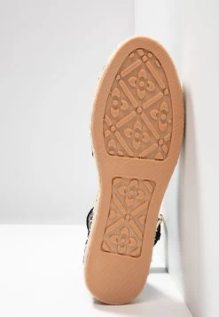 Even&Odd Alpargatas - Black 13 Even&Odd Alpargatas - Black -Estilo Urbano Ventas 8c59fd063f904c58a47f479058b76284