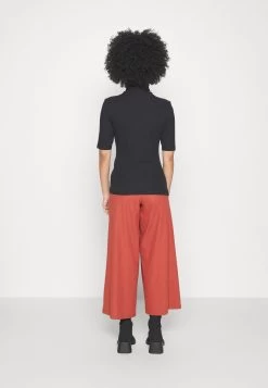 Pantalones - Red -Estilo Urbano Ventas 9076529c33a34ec6a3003d372cfb988b