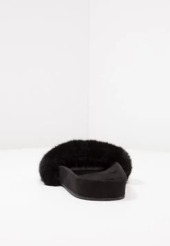 Even&Odd Pantuflas - Black -Estilo Urbano Ventas c4cc6a676c354fd6bc1270ab07460085