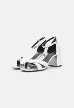 Sandalias - Silver 8 Sandalias - Silver -Estilo Urbano Ventas e0038da606de46d58b3ee9bcce3da2ea