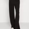 Business Casual Wide Legs With Front Pleats- Pantalones - Black