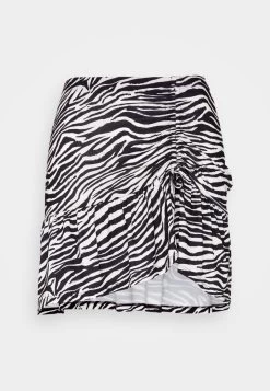 Even&Odd Minifalda - Black/White -Estilo Urbano Ventas e7ef7ba9d92341f59ac974d4e9c046f8