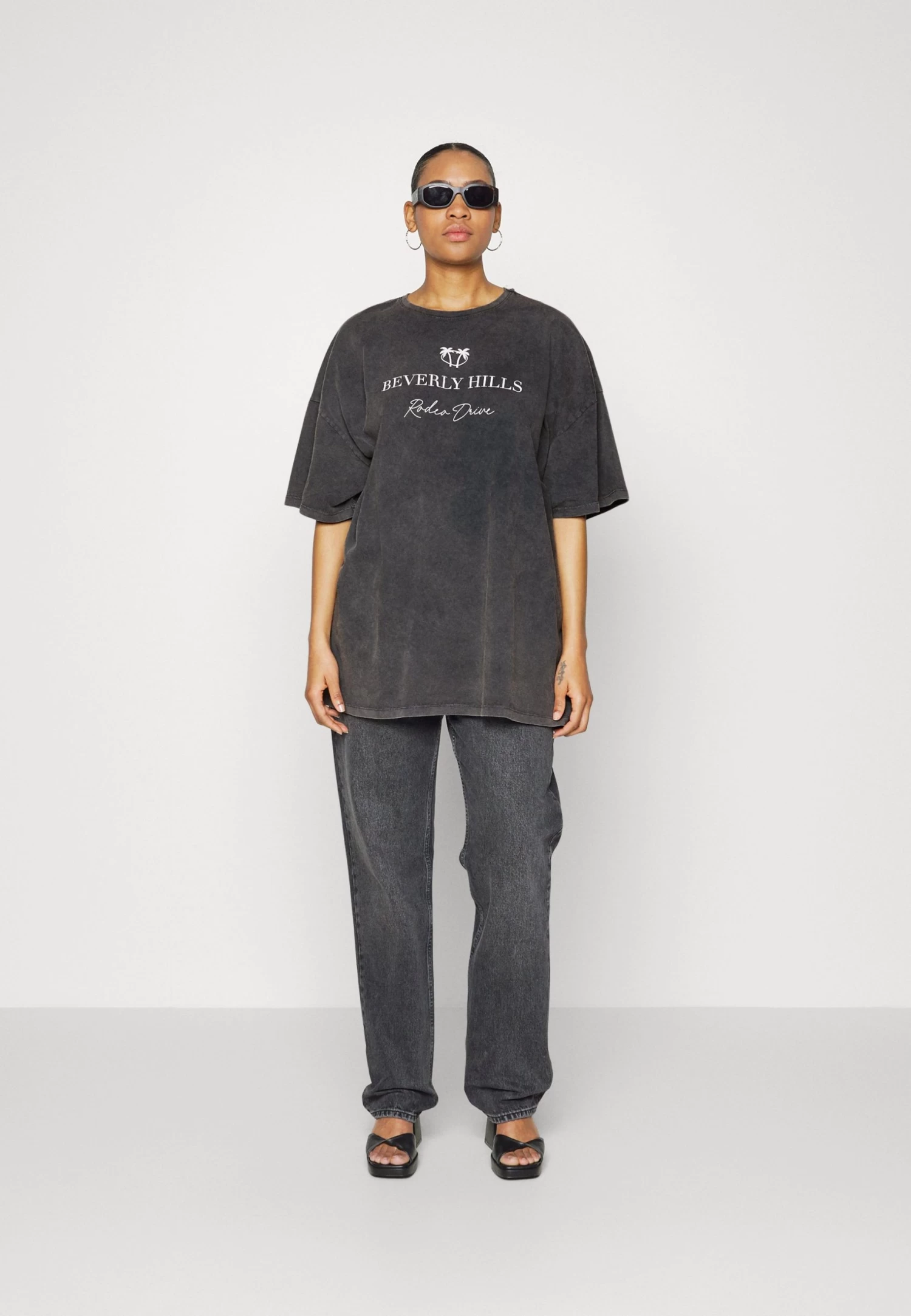 Liz Beverly Hills / 802 - Black - Camiseta Estampada - 802 - Black 2 Liz Beverly Hills / 802 - Black - Camiseta Estampada - 802 - Black - Imagen 2